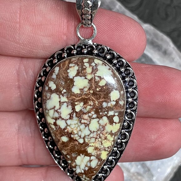 Wild Horse Turquoise Magnesite Pendant Crazy Horse Appaloosa Stone - Picture 3 of 7